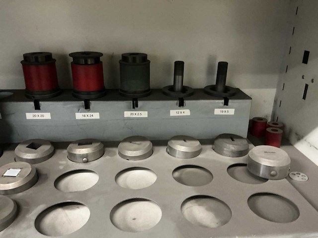 1987 nisshinbo mtp-500 ponsmachine - afbeelding 35 van  57