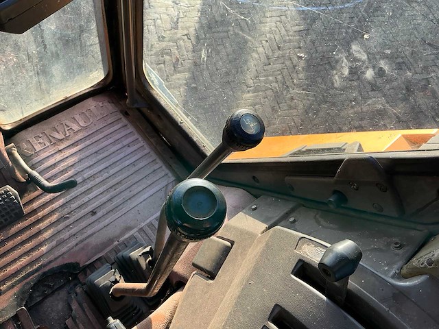 1987 renault 133.14 vierwielaangedreven landbouwtractor - afbeelding 11 van  27