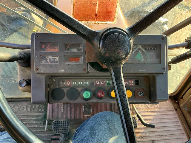1987 renault 133.14 vierwielaangedreven landbouwtractor - afbeelding 17 van  27