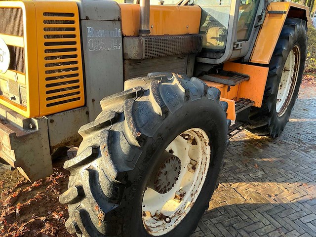 1987 renault 133.14 vierwielaangedreven landbouwtractor - afbeelding 2 van  17