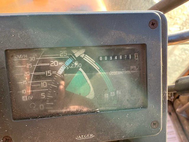 1987 renault 133.14 vierwielaangedreven landbouwtractor - afbeelding 6 van  16