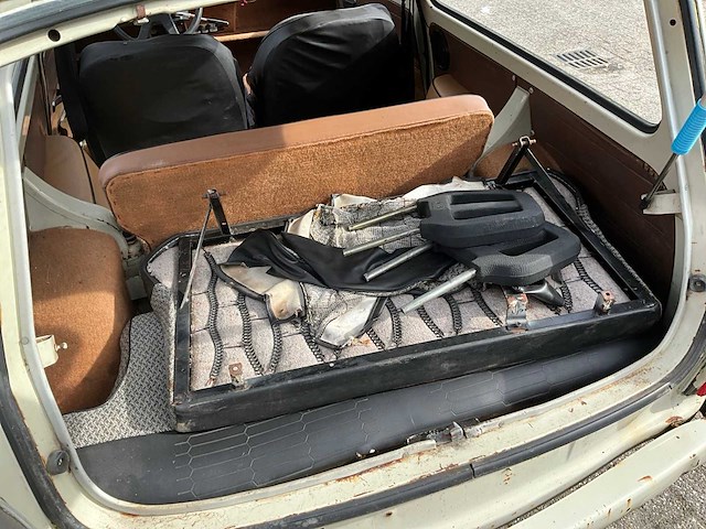 1987 trabant 601x oldtimer - afbeelding 8 van  22