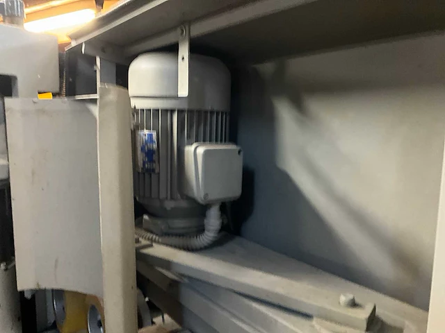 1987 vertongen f01 profileermachine - afbeelding 2 van  14