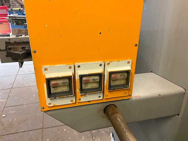 1987 vertongen f01 profileermachine - afbeelding 12 van  14