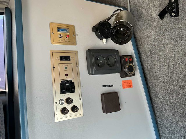 1988 - ford - transit 100d van - camper/kampeerwagen - afbeelding 12 van  13