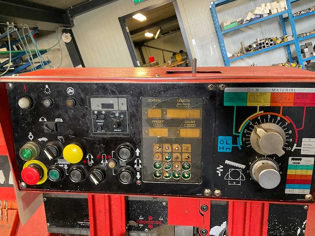 1988 amada hfa 250 semi-automatische bandzaagmachine - afbeelding 7 van  10