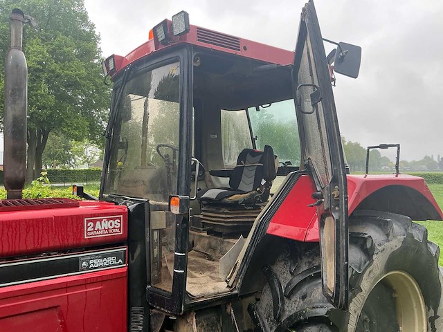 1988 case international 1255xl vierwielaangedreven landbouwtractor - afbeelding 11 van  32