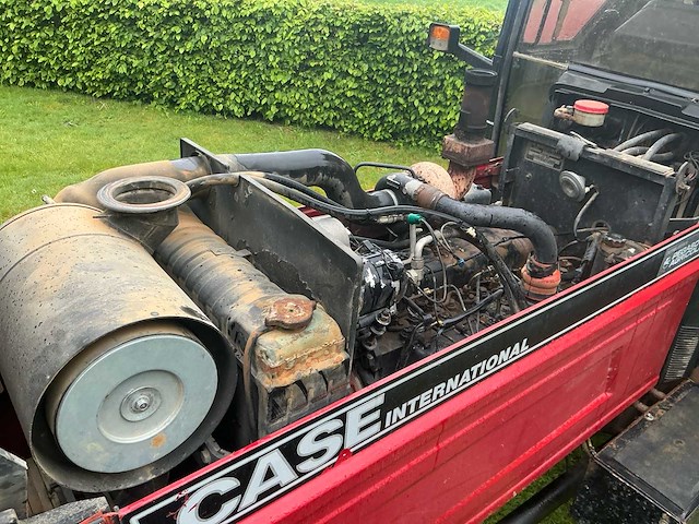 1988 case international 1255xl vierwielaangedreven landbouwtractor - afbeelding 24 van  32