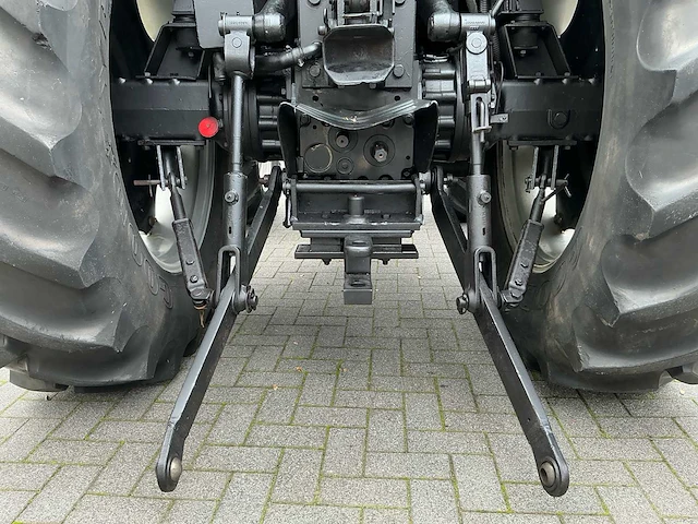 1988 case international 845 xl vierwielaangedreven landbouwtractor - afbeelding 19 van  56