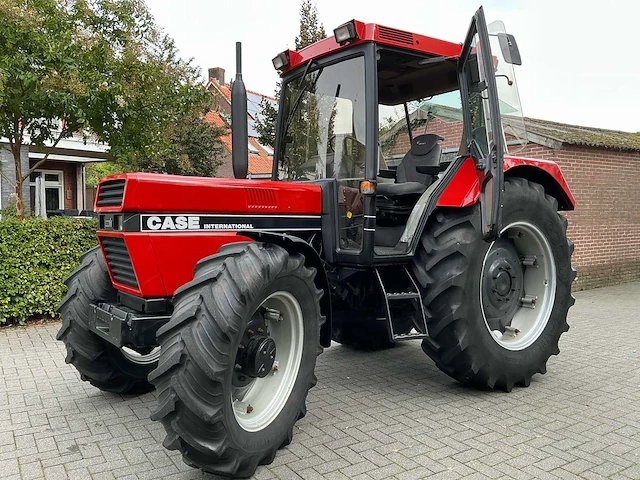 1988 case international 845 xl vierwielaangedreven landbouwtractor - afbeelding 40 van  56