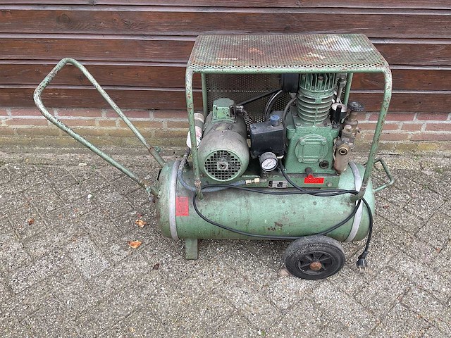 1988 creemers tt220 zuigercompressor - afbeelding 1 van  4