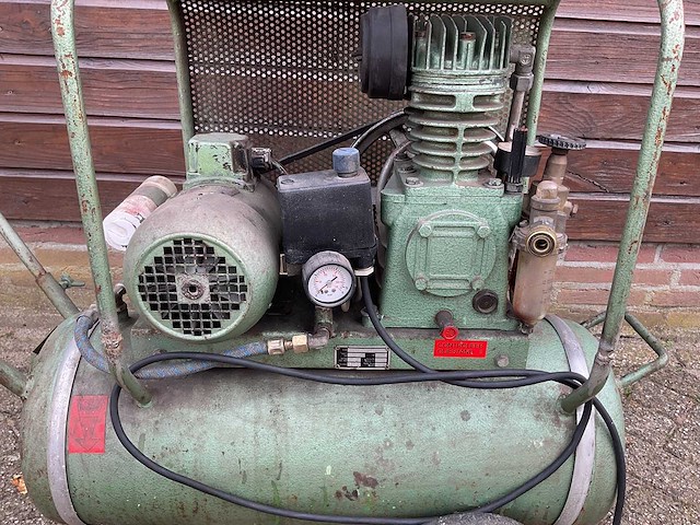1988 creemers tt220 zuigercompressor - afbeelding 2 van  4