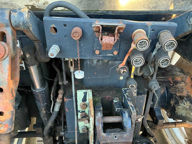 1988 deutz-fahr dx 4.70 turbo vierwielaangedreven landbouwtractor - afbeelding 2 van  32