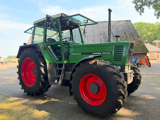 1988 fendt farmer 311 lsa vierwielaangedreven landbouwtractor - afbeelding 4 van  8