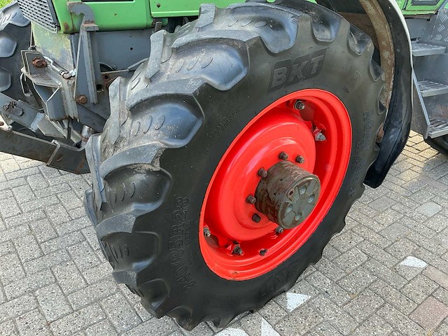 1988 fendt farmer 312 lsa turbomatik vierwielaangedreven landbouwtractor - afbeelding 8 van  39