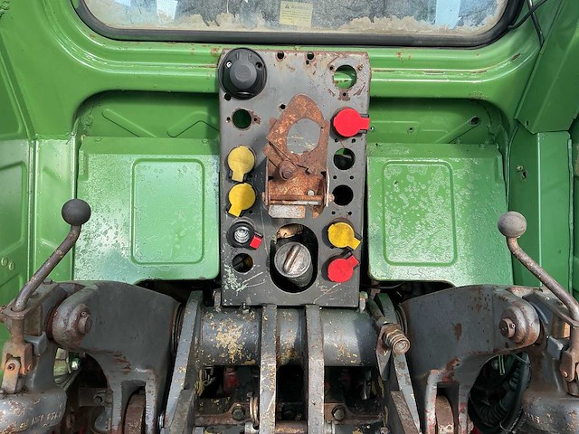 1988 fendt farmer 312 lsa turbomatik vierwielaangedreven landbouwtractor - afbeelding 5 van  10