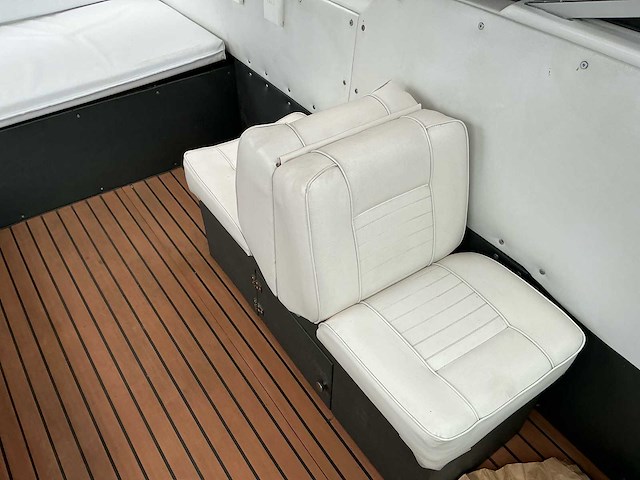 1988 glastron v250 motorjacht - afbeelding 17 van  28