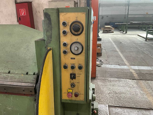 1988 hera um 111 motorische zetbank - afbeelding 9 van  12