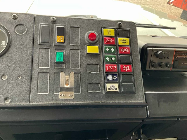 1988 iveco 330-30 6x6 vrachtwagen kipper - afbeelding 2 van  26