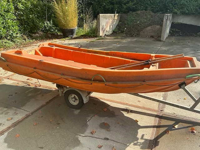 1988 jeanneau new matic 360 polyester boot met enkelassige boottrailer, lier en roeispanen - afbeelding 5 van  25