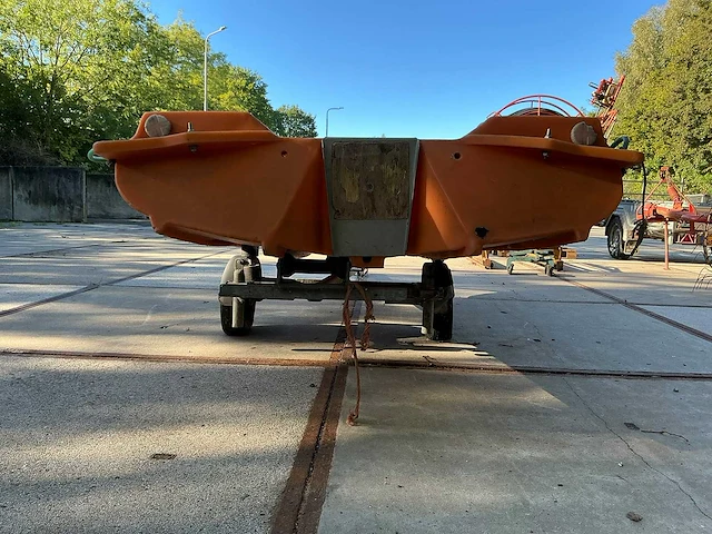 1988 jeanneau new matic 360 polyester boot met enkelassige boottrailer, lier en roeispanen - afbeelding 13 van  25