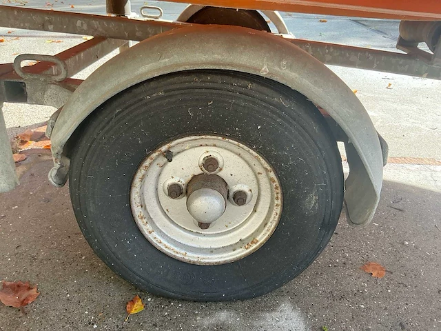 1988 jeanneau new matic 360 polyester boot met enkelassige boottrailer, lier en roeispanen - afbeelding 7 van  25