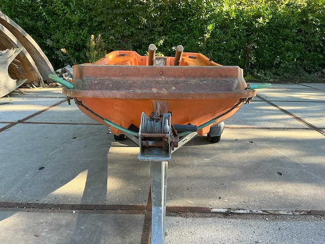 1988 jeanneau new matic 360 polyester boot met enkelassige boottrailer, lier en roeispanen - afbeelding 12 van  25