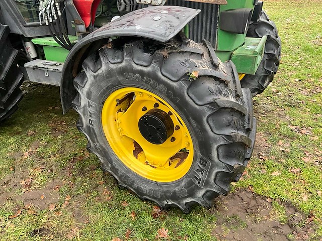 1988 john deere 2650 vierwielaangedreven landbouwtractor met voorlader - afbeelding 17 van  36