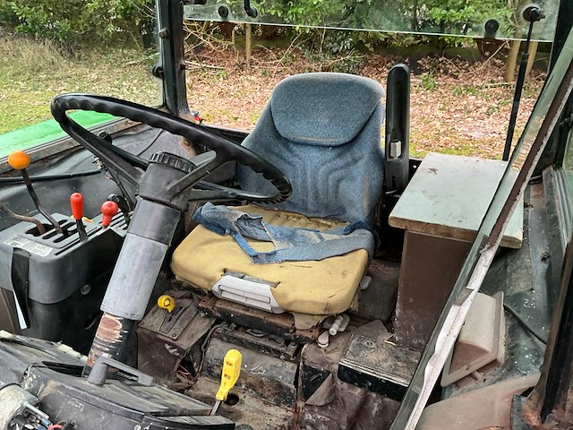 1988 john deere 2650 vierwielaangedreven landbouwtractor met voorlader - afbeelding 21 van  36