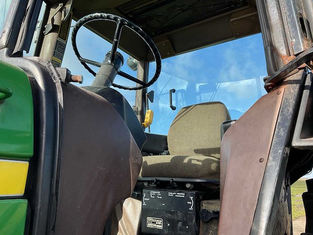 1988 john deere 4050 vierwielaangedreven landbouwtractor - afbeelding 9 van  22