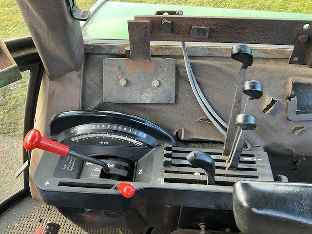 1988 john deere 4050 vierwielaangedreven landbouwtractor - afbeelding 11 van  22