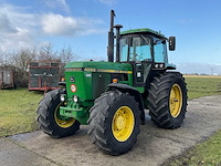 1988 john deere 4050 vierwielaangedreven landbouwtractor - afbeelding 1 van  22