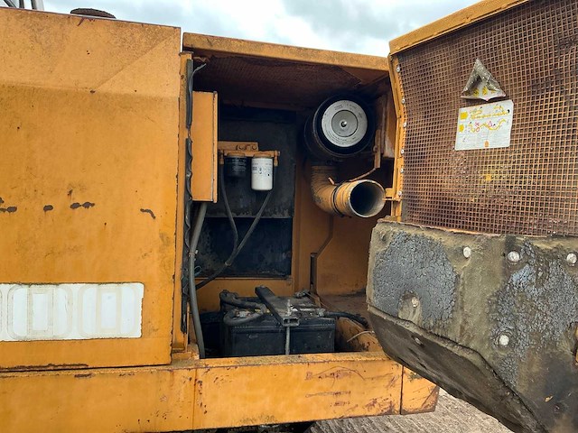 1988 liebherr r900b rupsgraafmachine - afbeelding 26 van  35