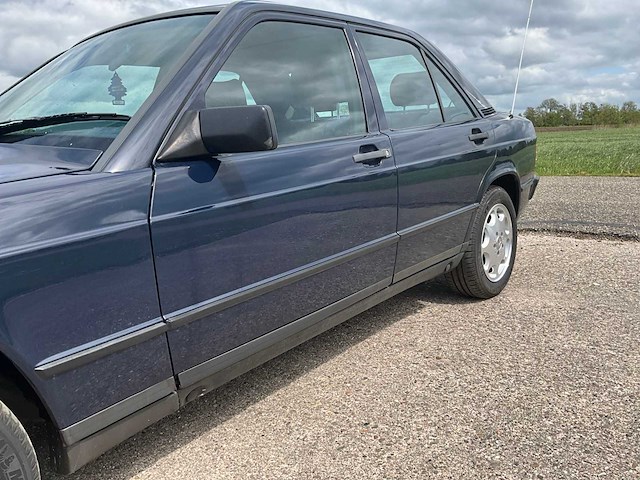 1988 mercedes-benz 190-serie 2.0 e personenauto - afbeelding 12 van  44