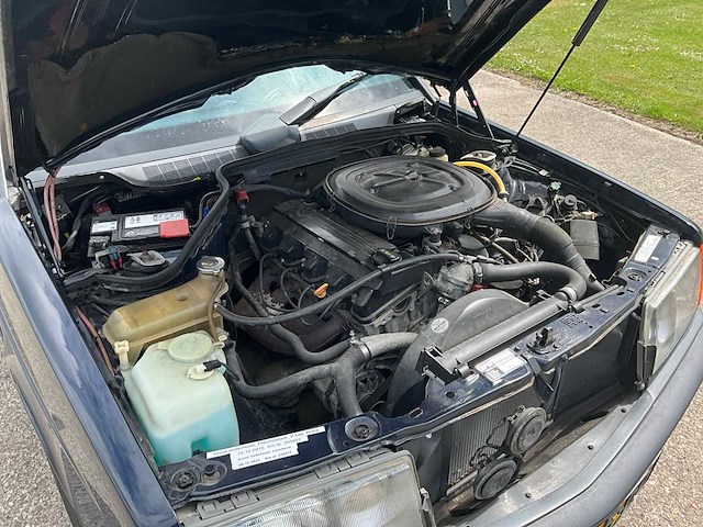 1988 mercedes-benz 190-serie 2.0 e personenauto - afbeelding 32 van  44
