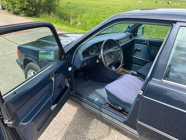 1988 mercedes-benz 190-serie 2.0 e personenauto - afbeelding 7 van  29
