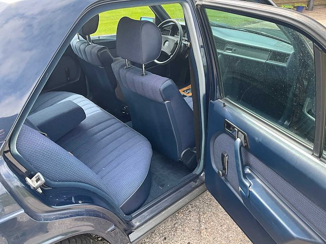 1988 mercedes-benz 190-serie 2.0 e personenauto - afbeelding 22 van  29