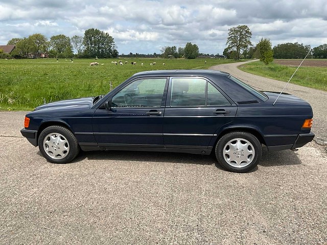1988 mercedes-benz 190-serie 2.0 e personenauto - afbeelding 29 van  29
