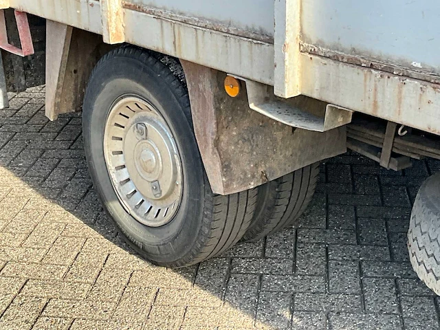 1988 mercedes-benz 700 d bedrijfswagen - afbeelding 25 van  34