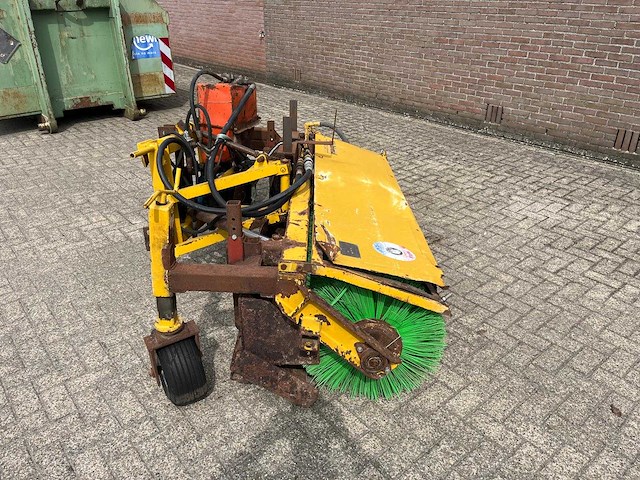 1988 nido hf 5 ds/200 veegmachine – 3-punts – pto – opvangbak - afbeelding 1 van  8