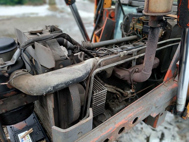 1988 renault 75.14 ls vierwielaangedreven landbouwtractor met voorlader - afbeelding 7 van  23