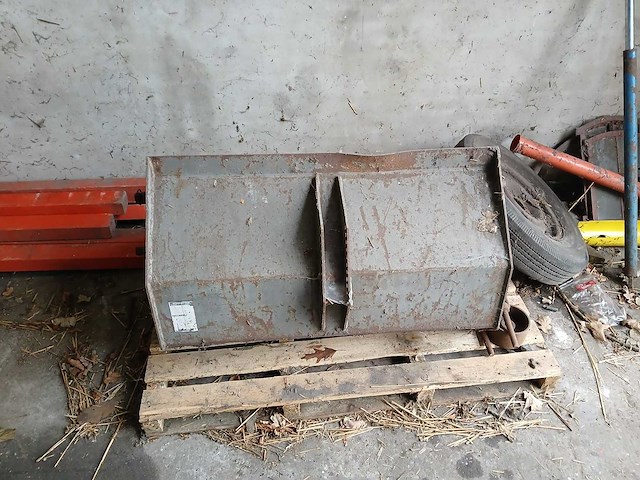 1988 renault 75.14 ls vierwielaangedreven landbouwtractor met voorlader - afbeelding 16 van  23