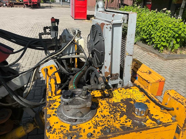 1988 steyr 8075 compacttractor met slotenmaaier - afbeelding 9 van  23