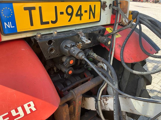1988 steyr 8075 compacttractor met slotenmaaier - afbeelding 10 van  23