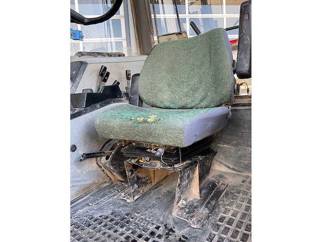 1988 valmet 905 autocontrol vierwielaangedreven landbouwtractor - afbeelding 9 van  39