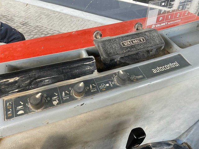 1988 valmet 905 autocontrol vierwielaangedreven landbouwtractor - afbeelding 14 van  39