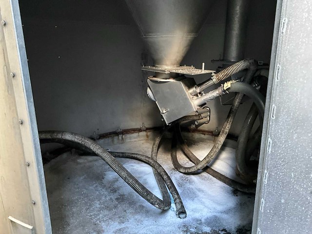 1988 zeppelin 110 m3 verticale aluminium opslagsilo - afbeelding 10 van  12