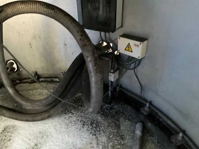 1988 zeppelin 110 m3 verticale aluminium opslagsilo - afbeelding 12 van  13