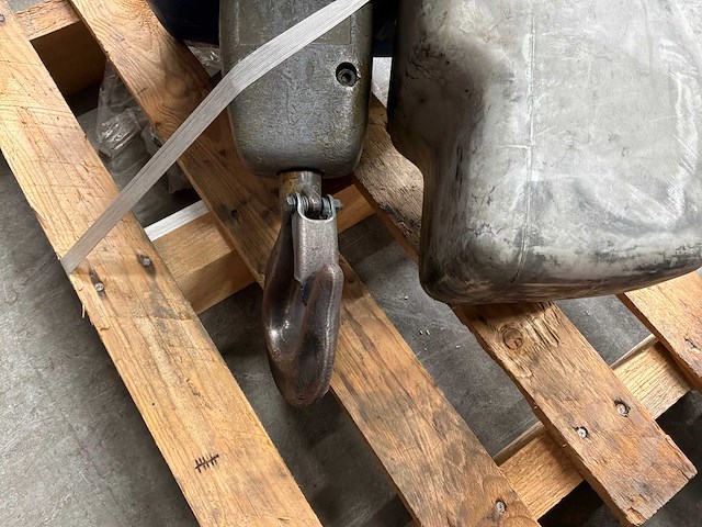 1989 abus gm5 kettingtakel - afbeelding 1 van  2