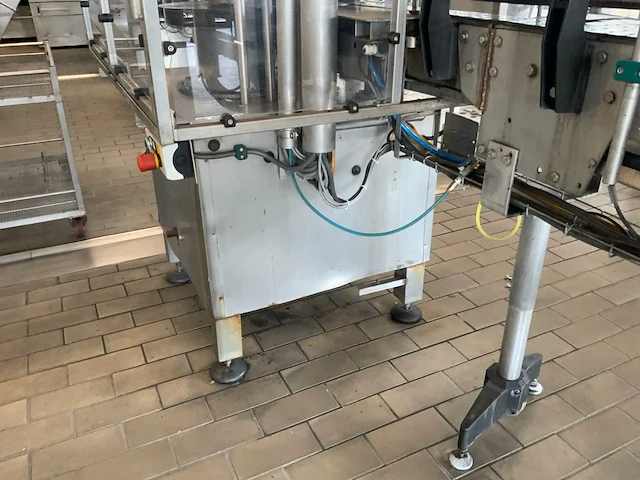 1989 bertolaso capvit 31,5x24 dop flessensluitmachine - afbeelding 10 van  36